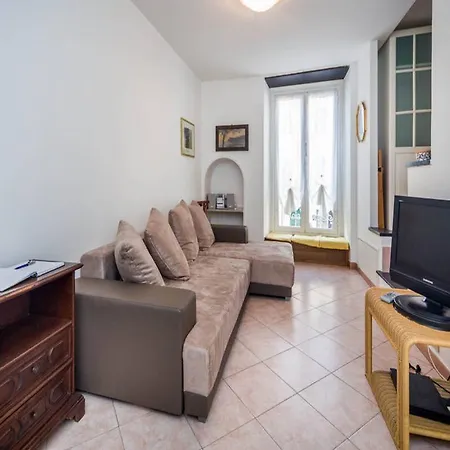 Garibaldi Flexyrent アパート *